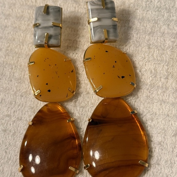 Elegant Gold and Brown Dangle Earrings - Picture 7 of 13